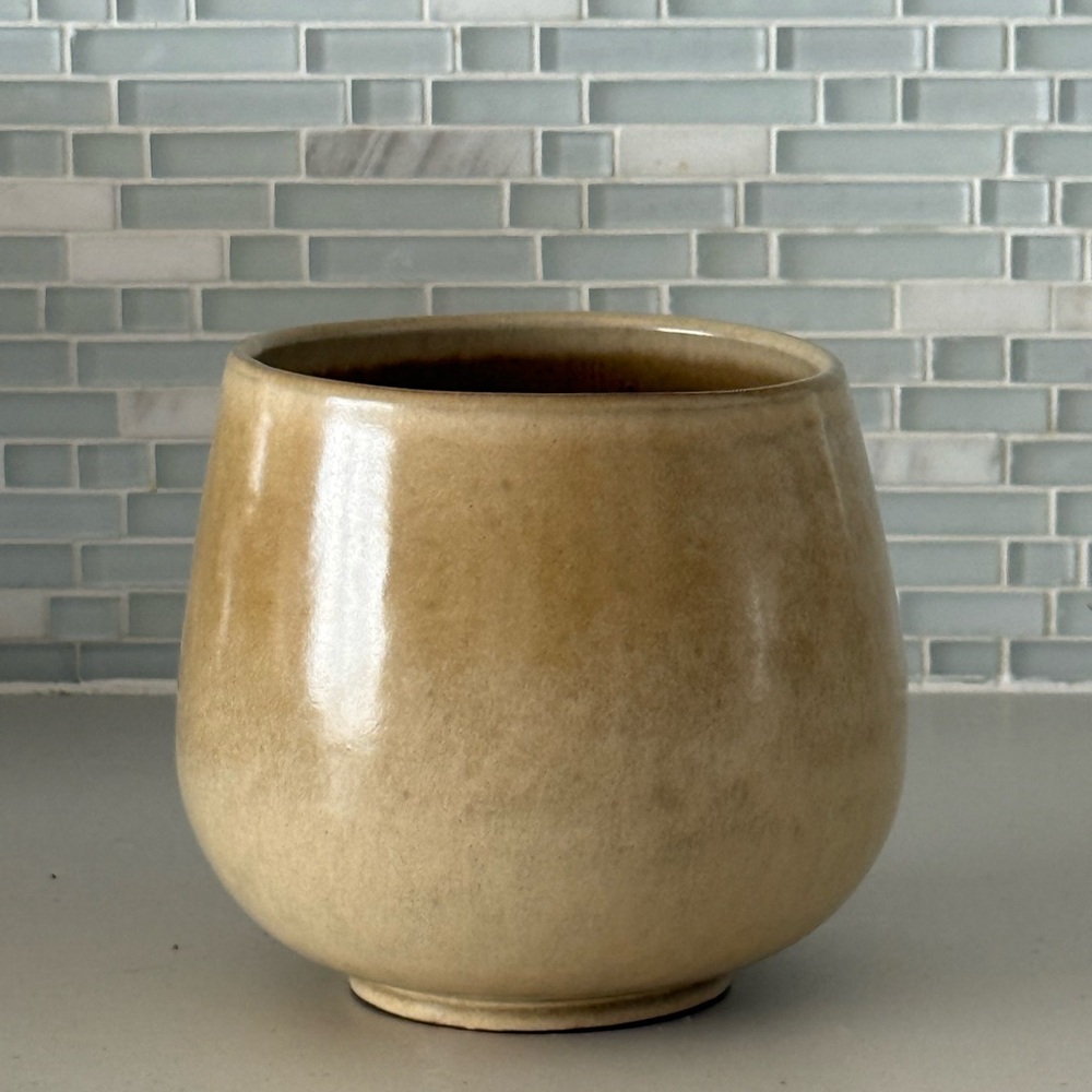 NEW H&M Home Elegant Tan Ceramic Vase Plant Pot 6x6.5”